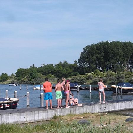 Comfortabel Vakantiehuis Aan Zee En Meer ! Kamperland Exterior foto